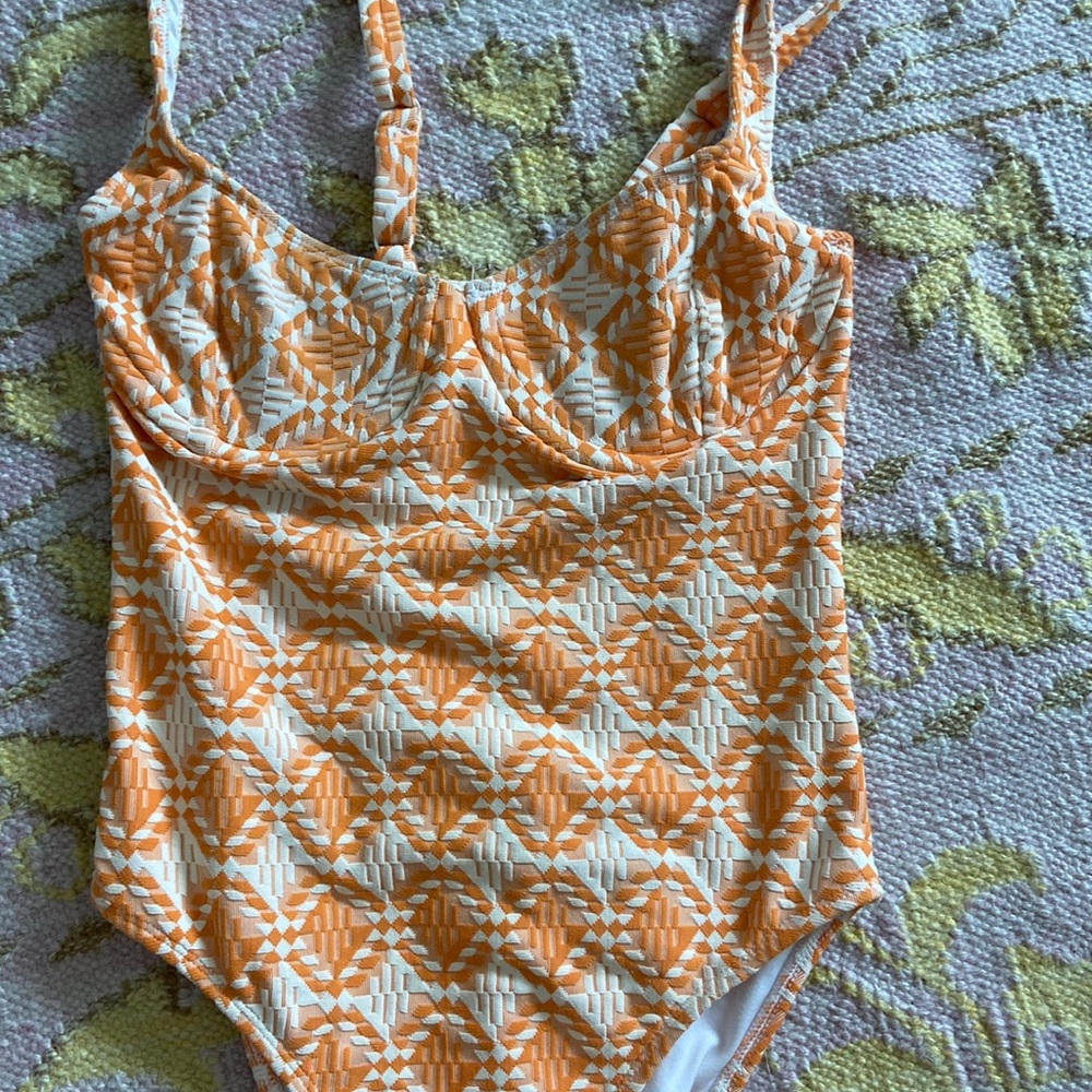 Seea size small swimsuit , Seea, one piece